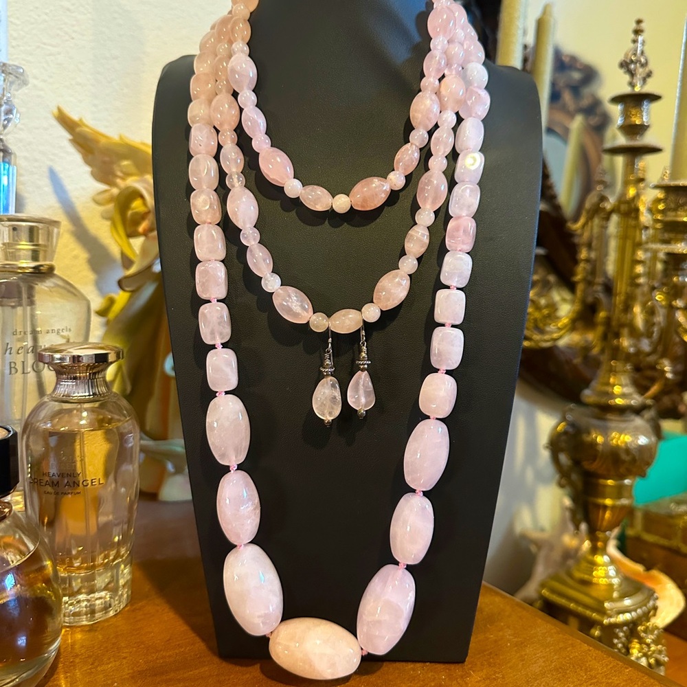 Elegant Pink Quartz Beaded Necklace Set